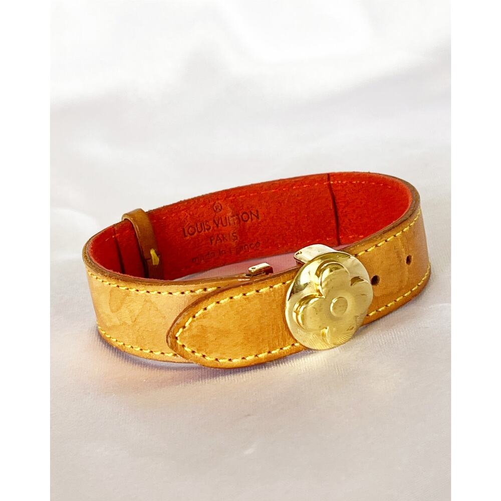 LOUIS VUITTON Leather Good Luck Bracelet Tan Vachetta Gold Tone Flower Clasp - Picture 4 of 15